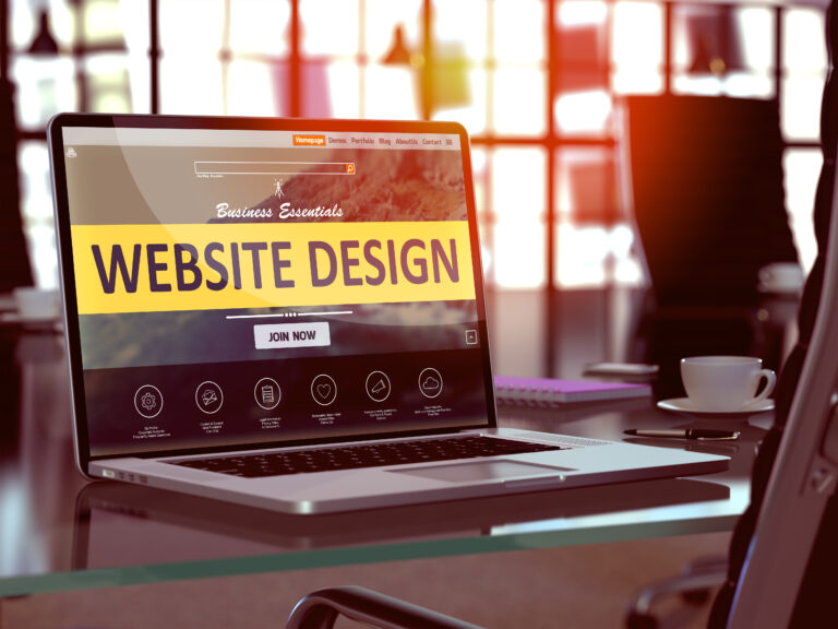 5 tekenen dat jouw website toe is aan een update 2 Website updaten laptop werk | webdesign Urk